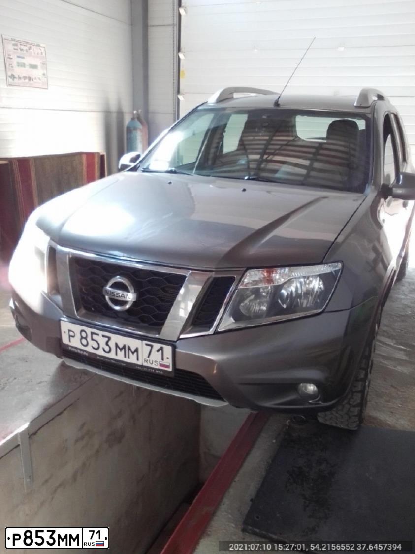 Фото автомобиля NISSAN TERRANO, 2014 — госномер Р853ММ71. Цвет: СЕРЫЙ