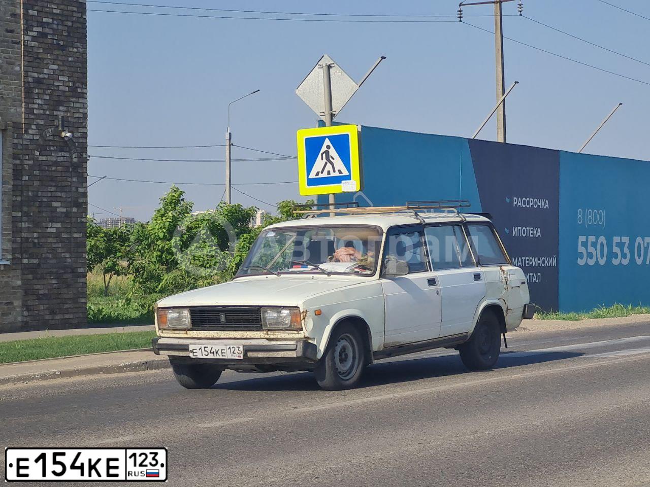 Фото автомобиля LADA 2104, 1998 — госномер Е154КЕ123. Цвет: БЕЛО-ЖЕЛТЫЙ