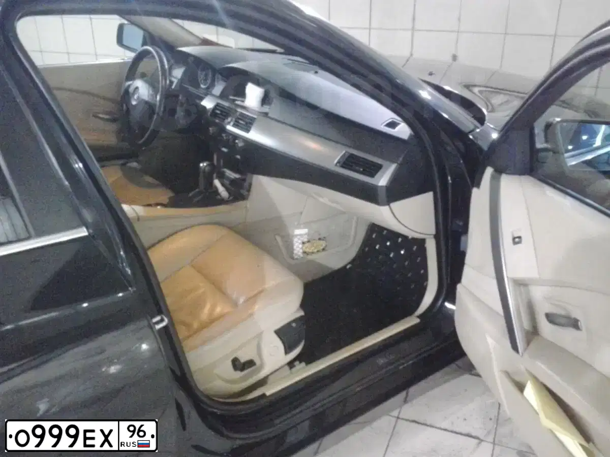 Фото автомобиля VOLVO XC70, 2008 — госномер А589ВХ777. Цвет: СВЕТЛО-КОРИЧНЕВЫЙ