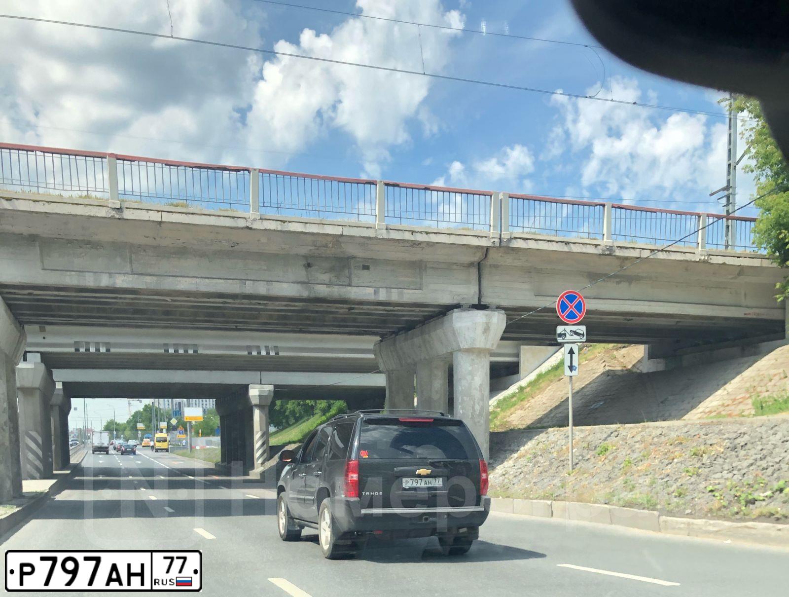 Фото автомобиля CHEVROLET TAHOE, 2013 — госномер Р797АН77. Цвет: ЧЕРНЫЙ
