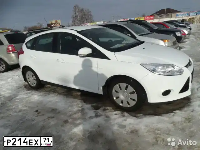 Фото автомобиля FORD FOCUS, 2013 — госномер У608ТК71. Цвет: Белый