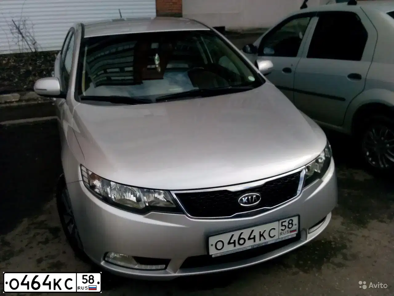 Фото автомобиля KIA CERATO, 2012 — госномер О464КС58. Цвет: СЕРЕБРИСТЫЙ
