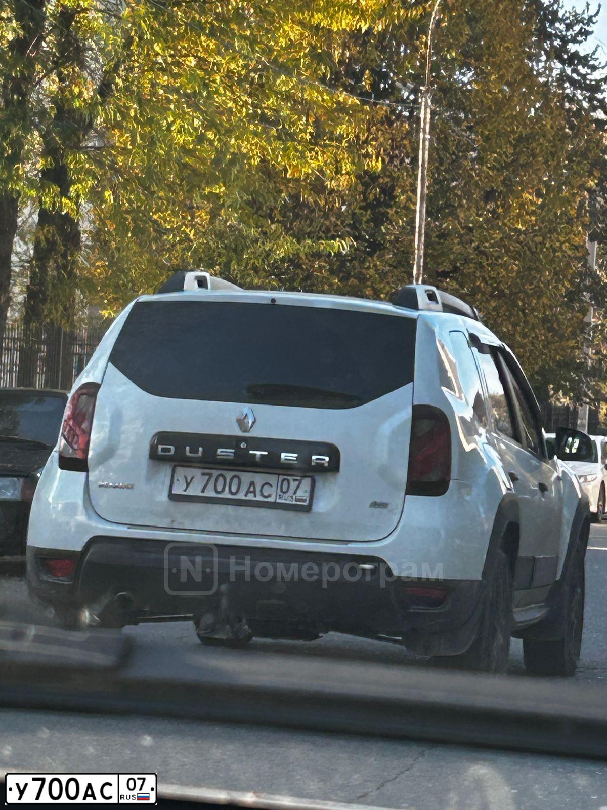 Фото автомобиля LADA 2121 NIVA, 2015 — госномер У700АС07. Цвет: БЕЛЫЙ