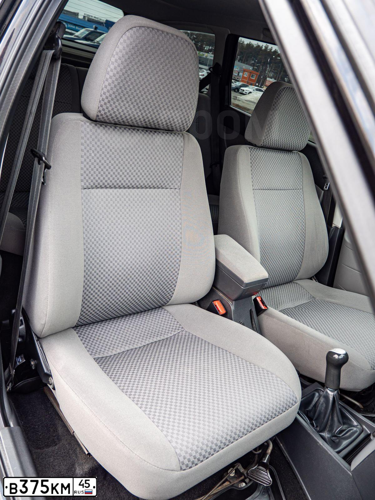 Фото автомобиля LADA 2171 PRIORA, 2012 — госномер Н772РУ196. Цвет: Сине-Черный