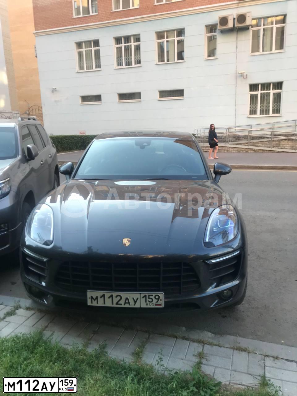 Фото автомобиля PORSCHE MACAN, 2017 — госномер М112АУ159. Цвет: Серый