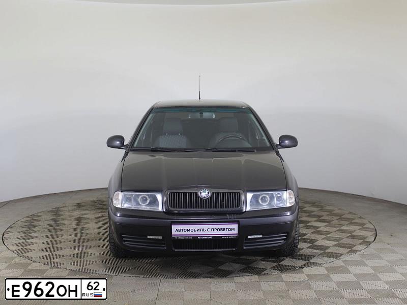 Фото автомобиля SKODA OCTAVIA, 2010 — госномер Р433УВ62. Цвет: ЧЕРНЫЙ