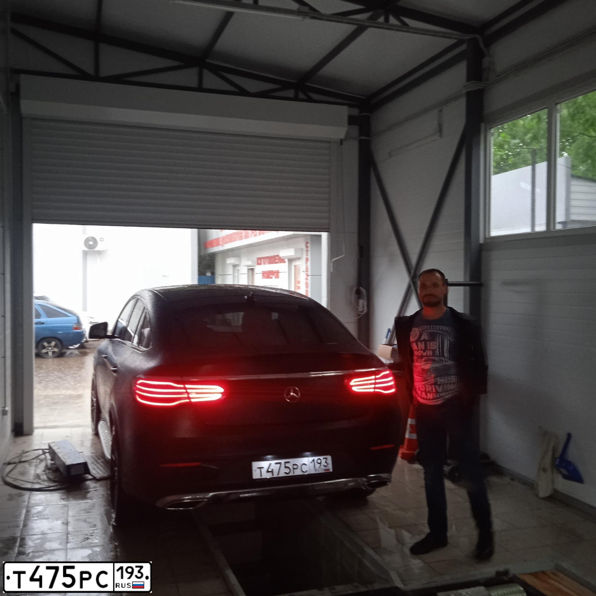 Фото автомобиля MERCEDES GLE-KLASSE, 2016 — госномер Т475РС193. Цвет: ЧЕРНЫЙ