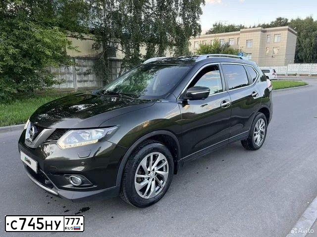 Фото автомобиля NISSAN X-TRAIL, 2015 — госномер С745НУ777. Цвет: ЗЕЛЕНЫЙ