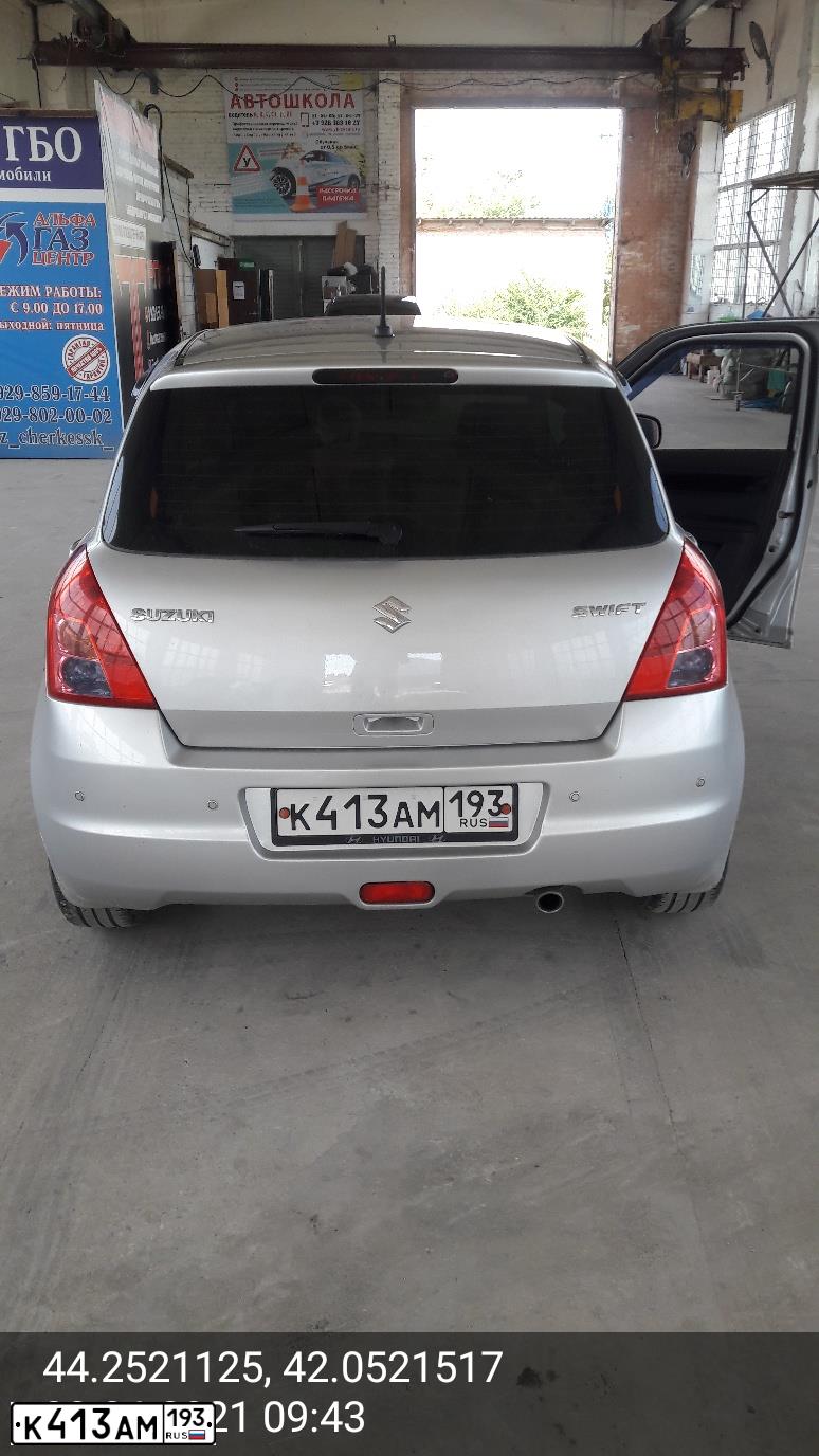 Фото автомобиля SUZUKI SWIFT, 2008 — госномер К413АМ193. Цвет: СЕРЕБРИСТЫЙ