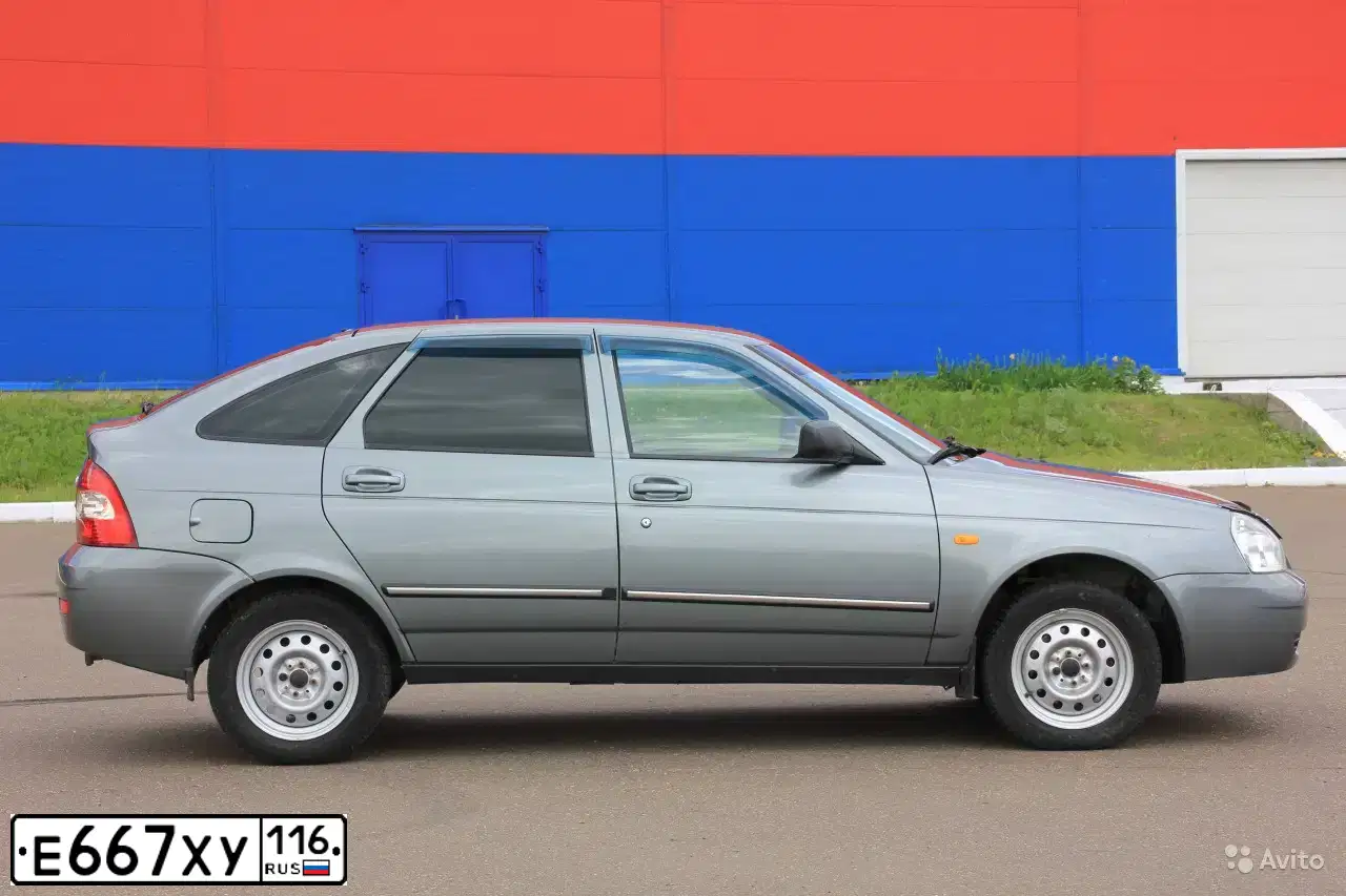 Фото автомобиля LADA PRIORA, 2011 — госномер Т271ВС196. Цвет: СРЕДНИЙ СЕРО-ЗЕЛЕНЫЙ МЕТ.