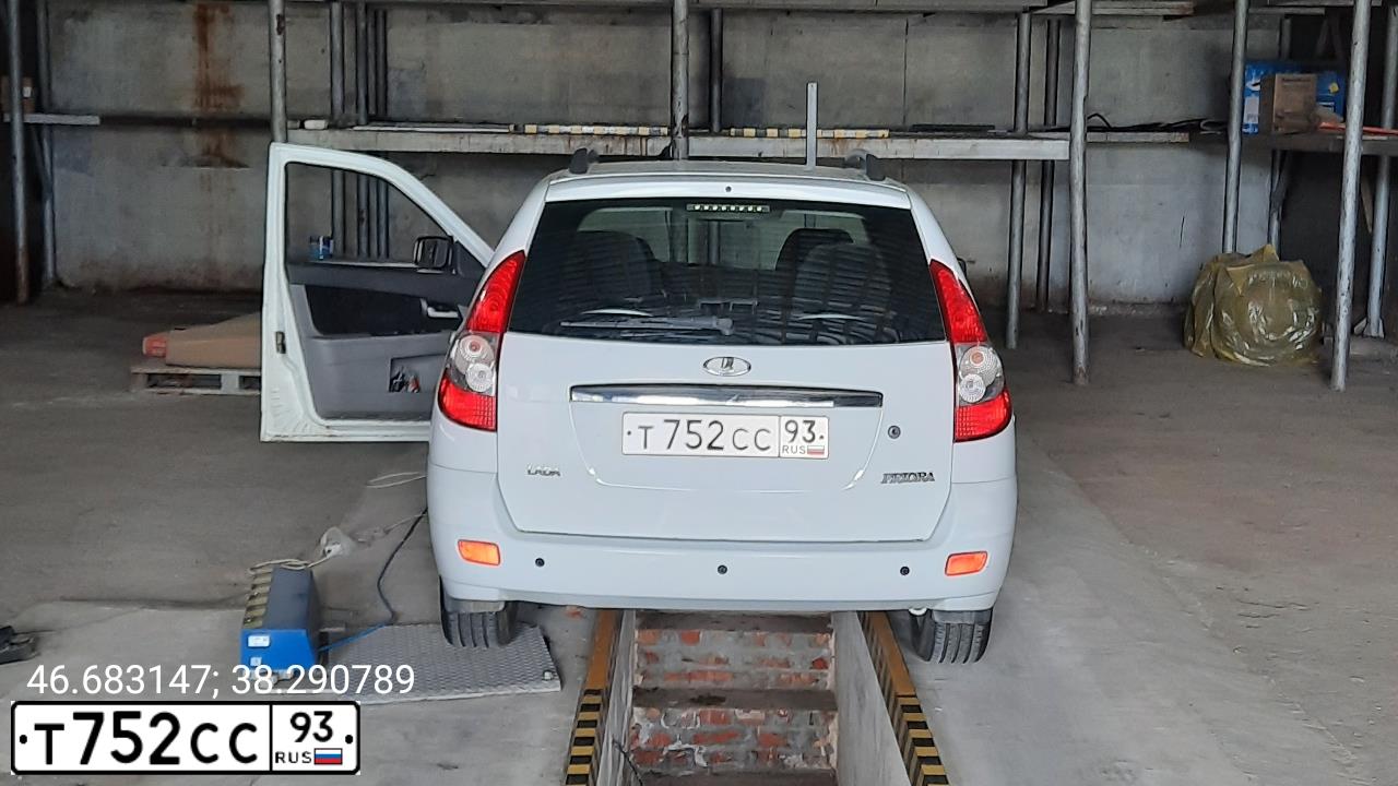 Фото автомобиля LADA 2171 PRIORA, 2010 — госномер Т752СС93