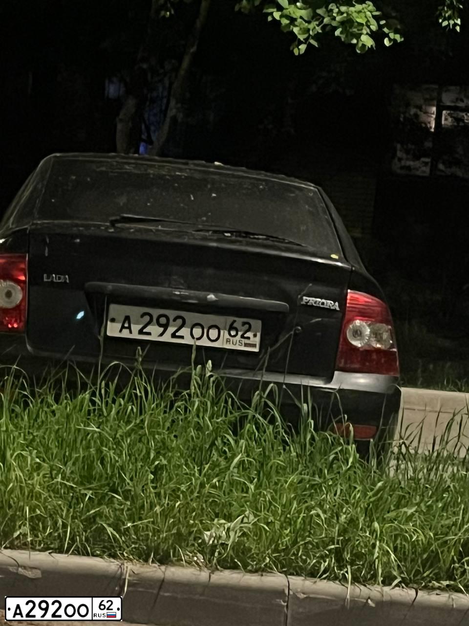 Фото автомобиля VAZ 2172 PRIORA, 2010 — госномер А292ОО62. Цвет: СИНЕ-ЧЕРНЫЙ