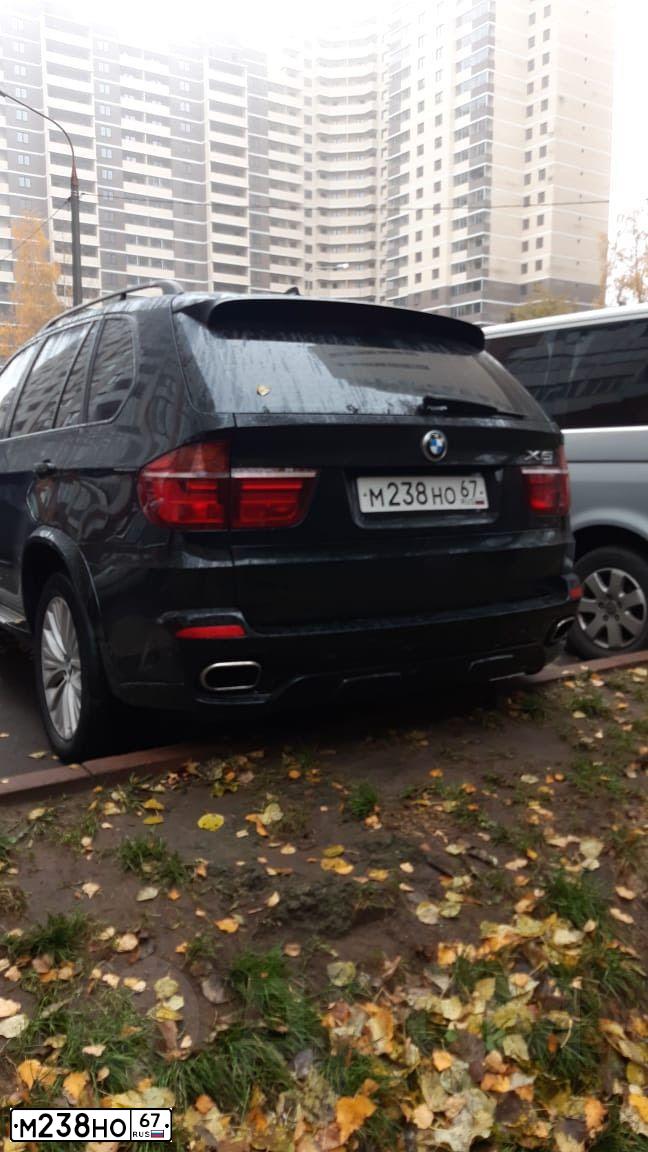 Фото автомобиля BMW X5, 2008 — госномер В112НЕ702. Цвет: ЧЕРНЫЙ
