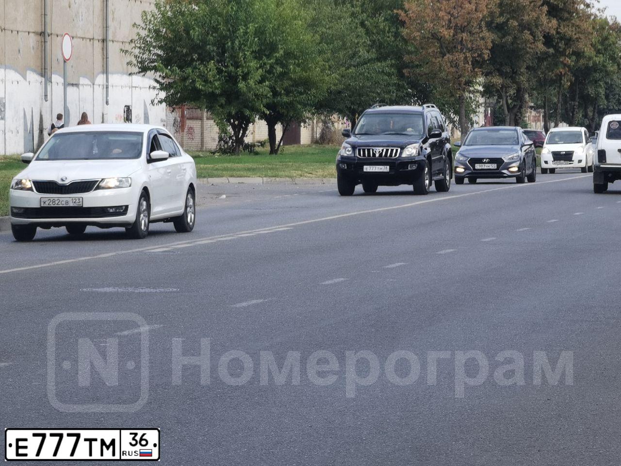 Фото автомобиля MITSUBISHI PAJERO SPORT, 2011 — госномер Т262ТТ36. Цвет: Белый
