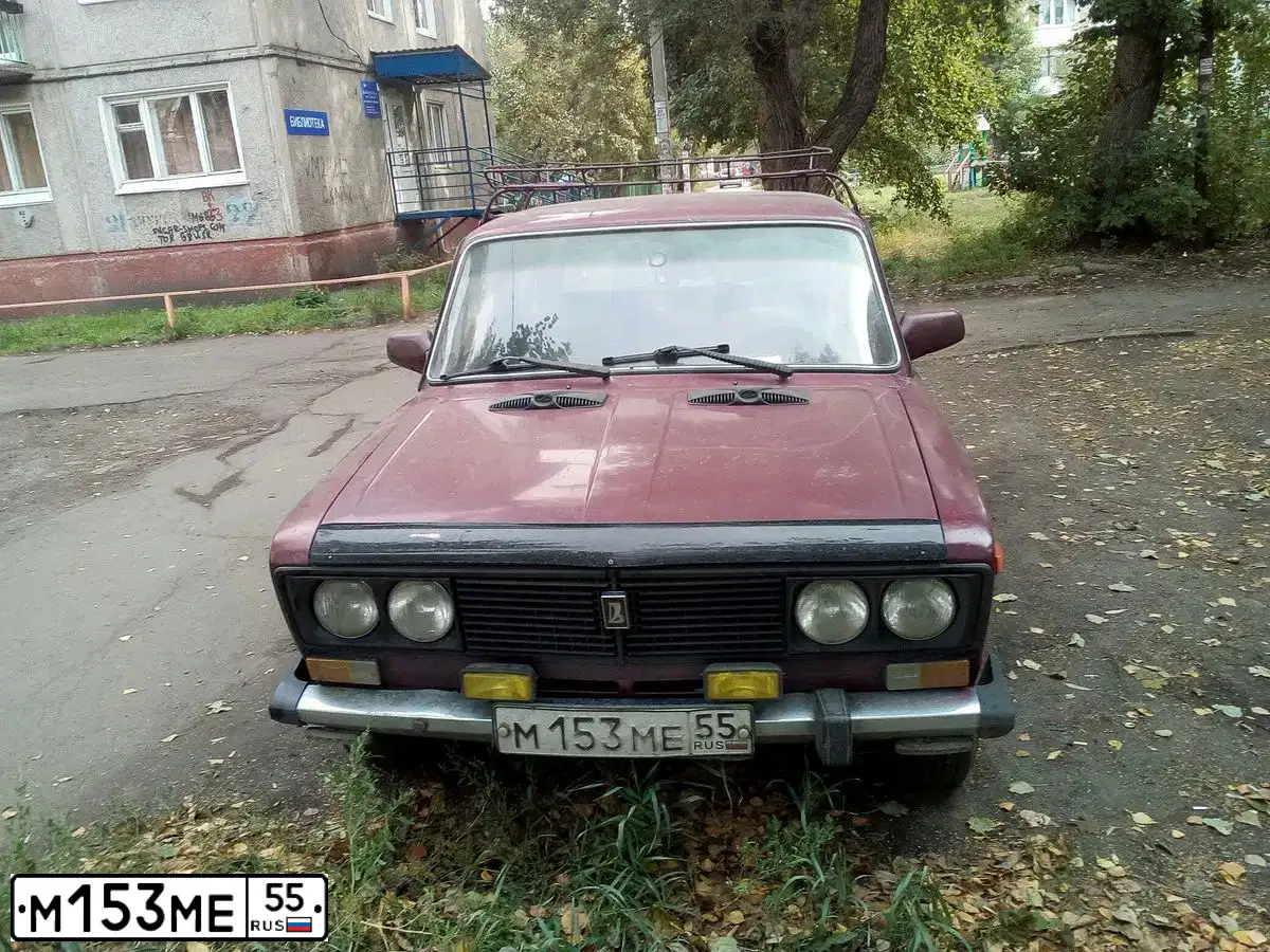 Фото автомобиля LADA 2106, 2001 — госномер М153МЕ55. Цвет: Красный