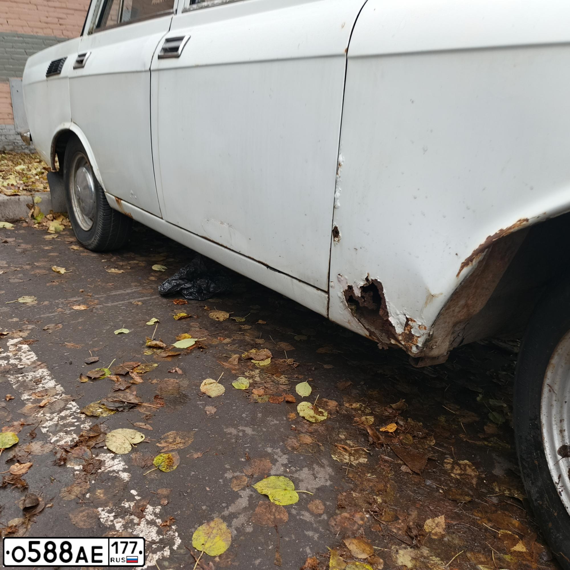 Фото автомобиля LADA 2113 SAMARA, 2005 — госномер О588АЕ177. Цвет: СЕРО-ЗЕЛЕНЫЙ