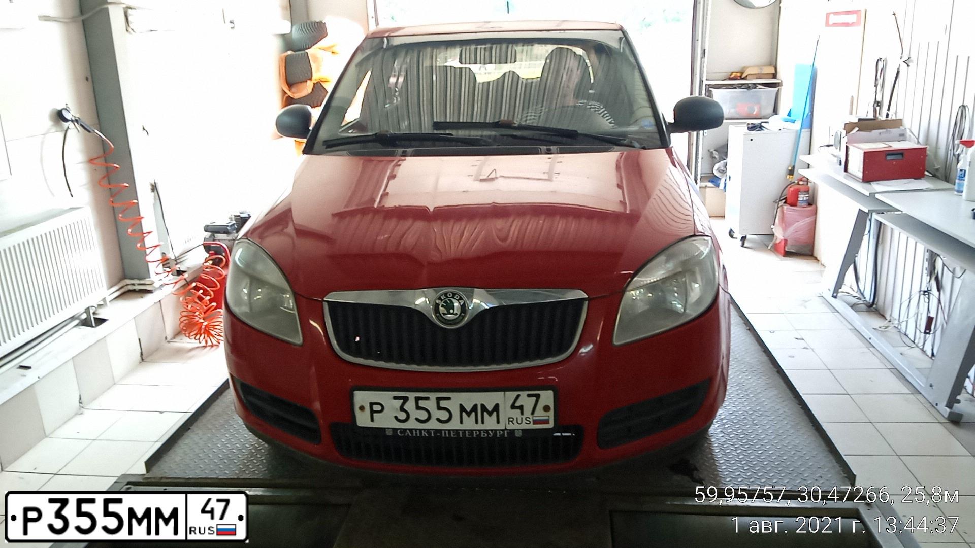 Фото автомобиля SKODA FABIA, 2008 — госномер Т888ЕА198