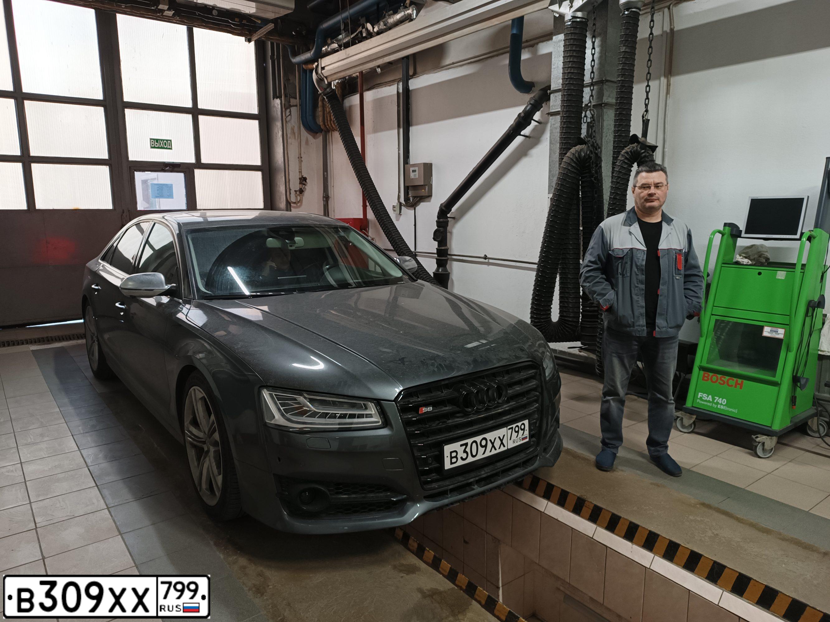 Фото автомобиля AUDI S8, 2012 — госномер В309ХХ799. Цвет: СЕРЫЙ