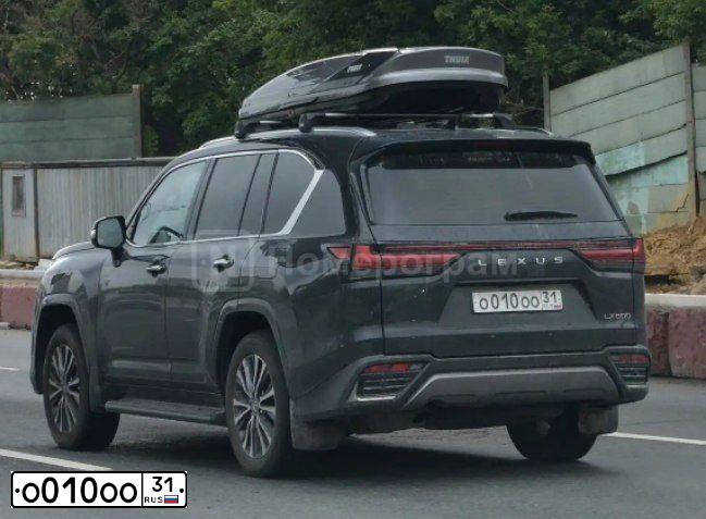 Фото автомобиля TOYOTA LANDCRUISER 200, 2011 — госномер О010ОО31. Цвет: ЧЕРНЫЙ