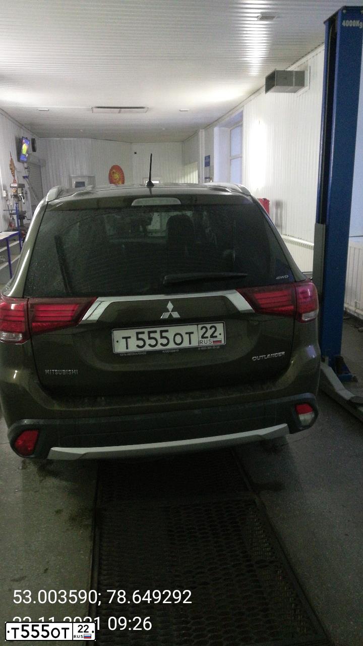 Фото автомобиля MITSUBISHI OUTLANDER, 2016 — госномер Т555ОТ22. Цвет: Коричневый