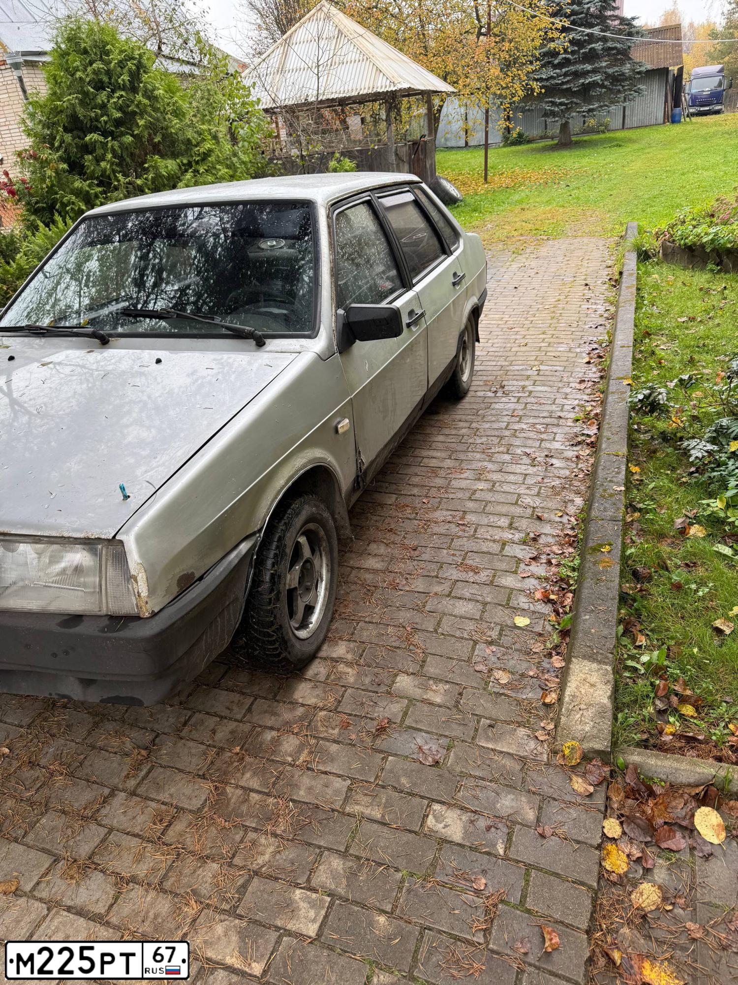 Фото автомобиля LADA 2109 SAMARA, 2001 — госномер М225РТ67. Цвет: СВЕТЛО-СЕРЕБРИСТ МЕТ