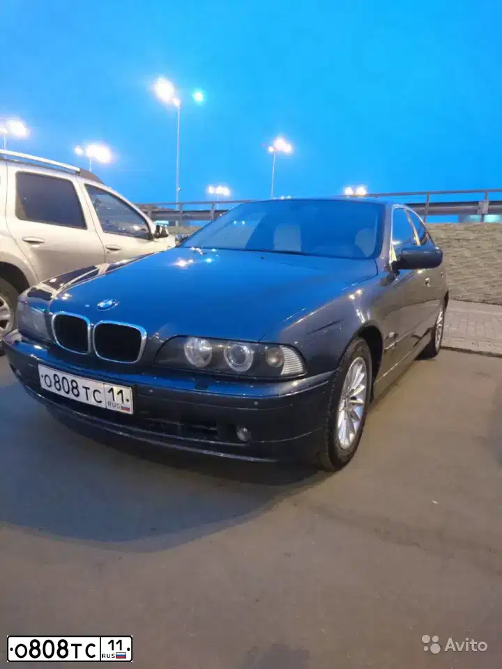 Фото автомобиля BMW SERIE 5, 2002 — госномер О808ТС11. Цвет: БЕЛЫЙ (СЕРЫЙ)