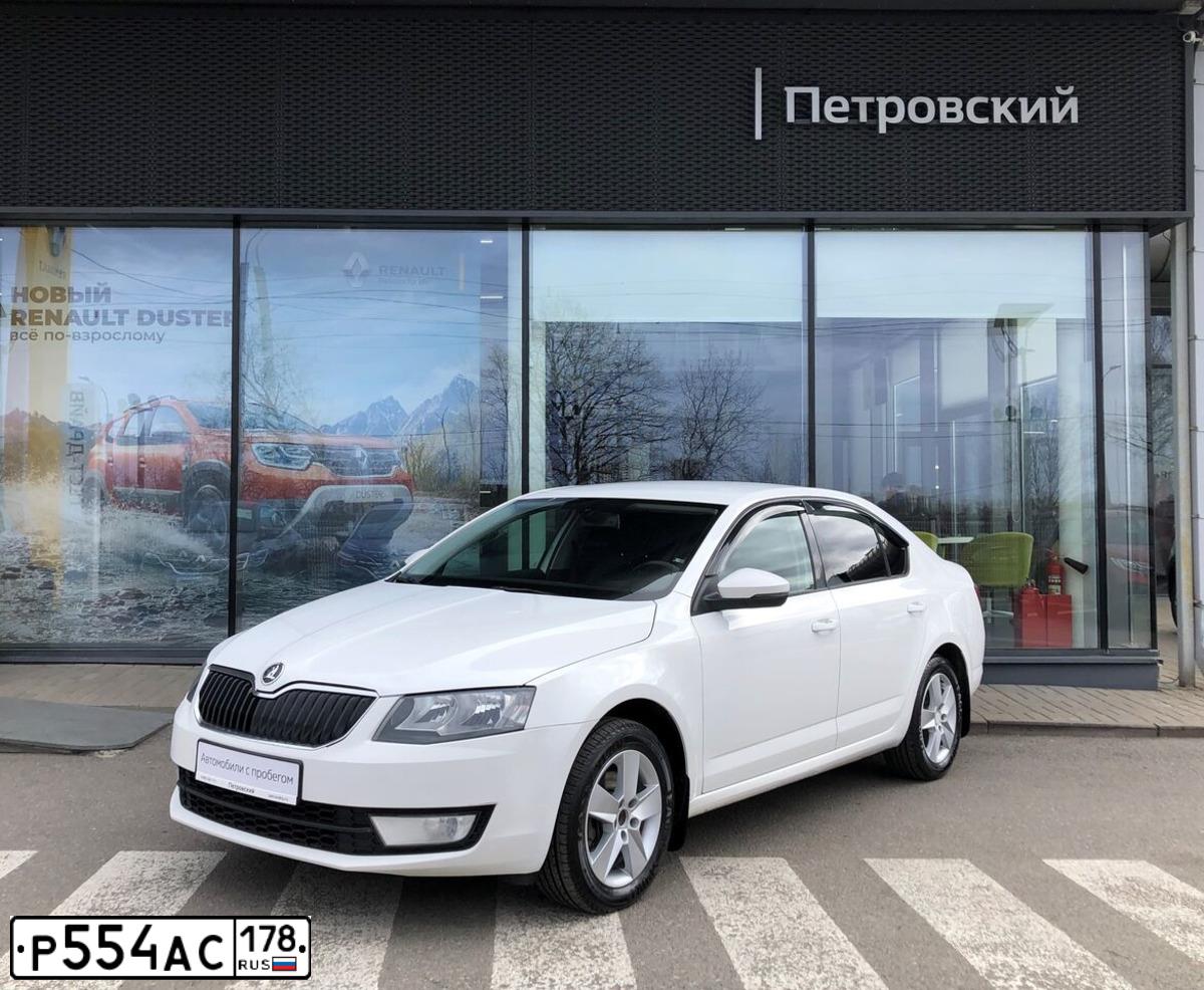 Фото автомобиля SKODA OCTAVIA, 2013 — госномер Р554АС178. Цвет: Белый