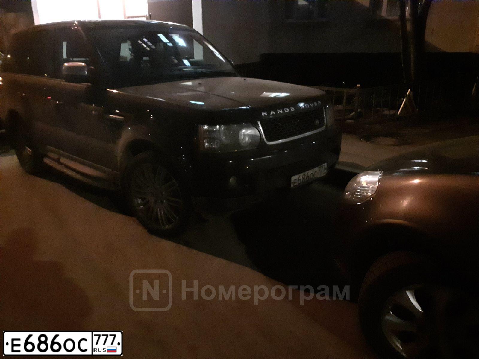 Фото автомобиля LANDROVER RANGE ROVER SPORT, 2013 — госномер Р333КР33. Цвет: ЧЕРНЫЙ