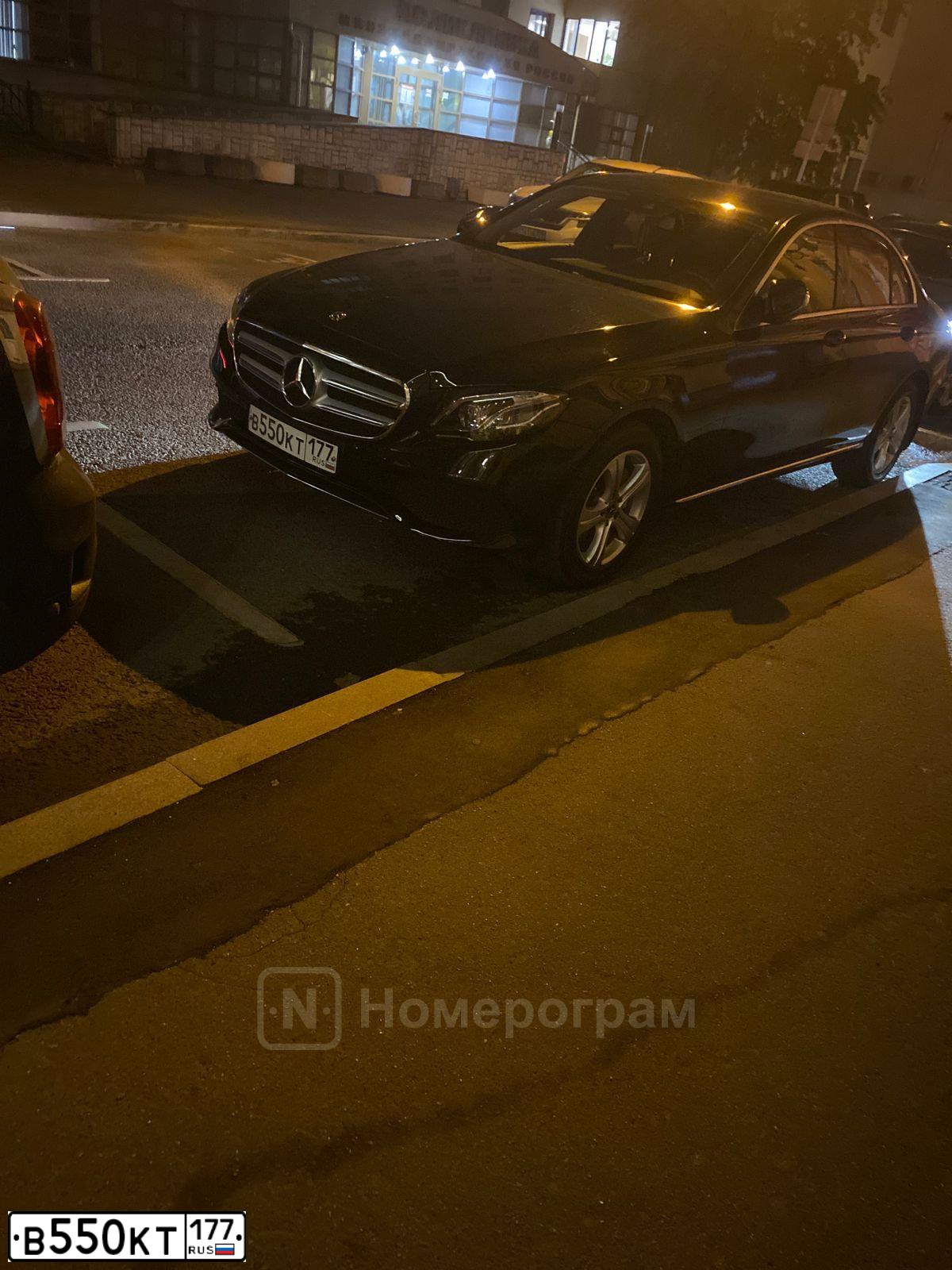 Фото автомобиля AUDI A6, 2006 — госномер В550КТ177. Цвет: СЕРЫЙ