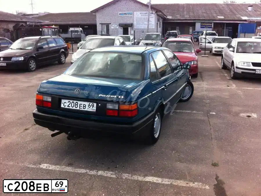 Фото автомобиля VOLKSWAGEN PASSAT, 1988 — госномер С208ЕВ69. Цвет: СИНЕ-ЗЕЛЕНЫЙ