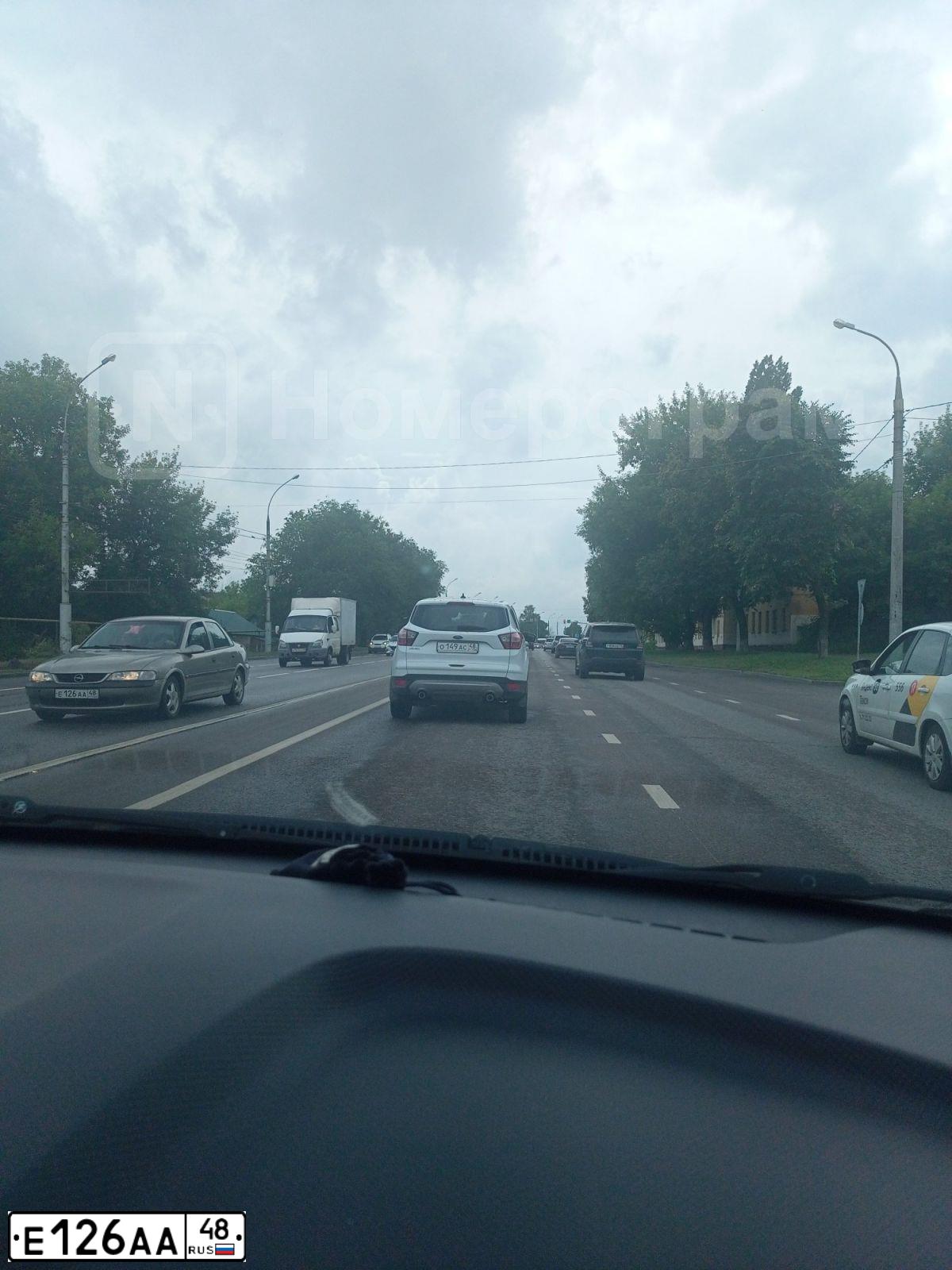 Фото автомобиля OPEL VECTRA, 1998 — госномер Е126АА48. Цвет: ПАПИРУС
