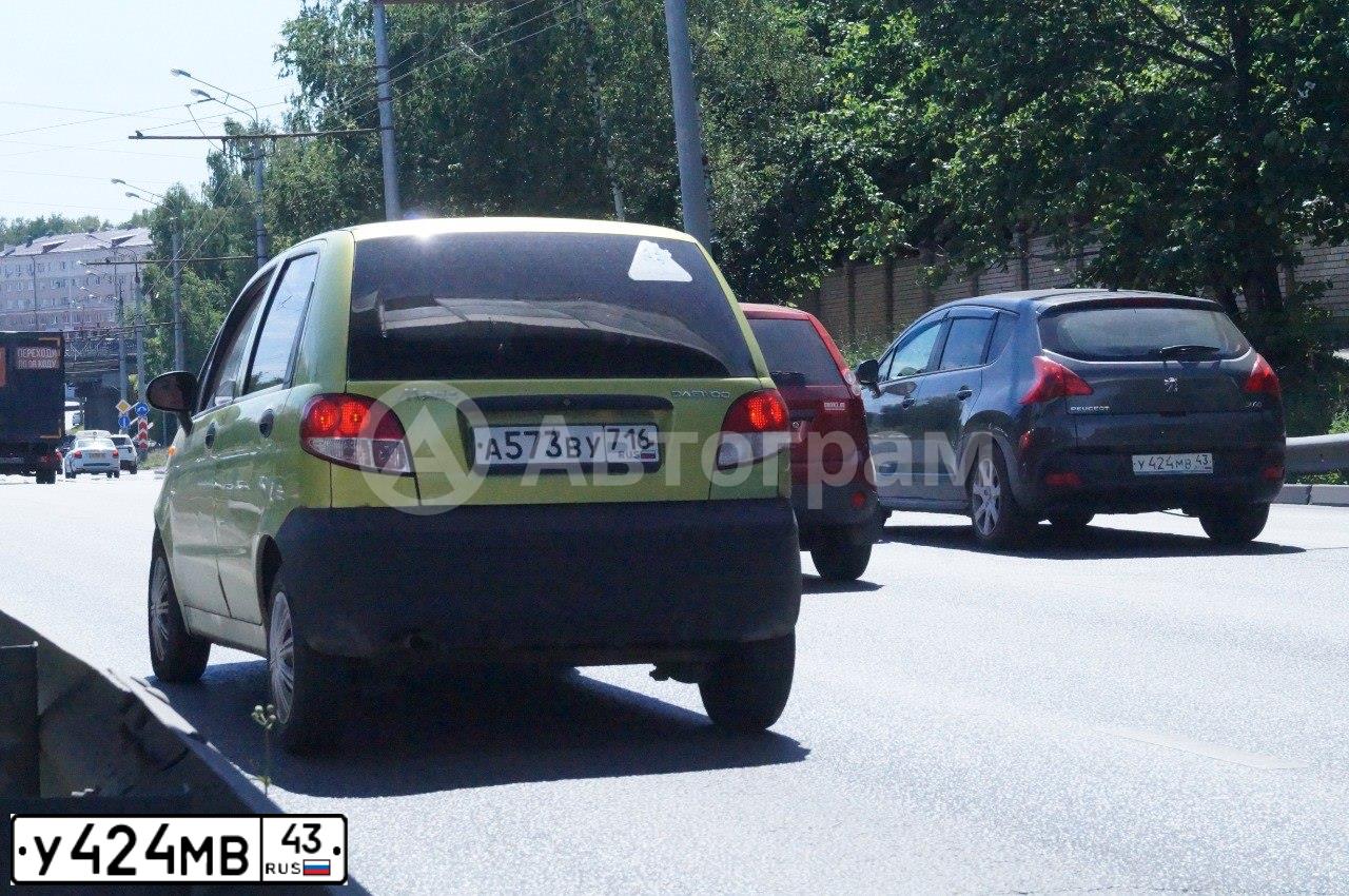 Фото автомобиля PEUGEOT 3008, 2012 — госномер Р582ЕХ716