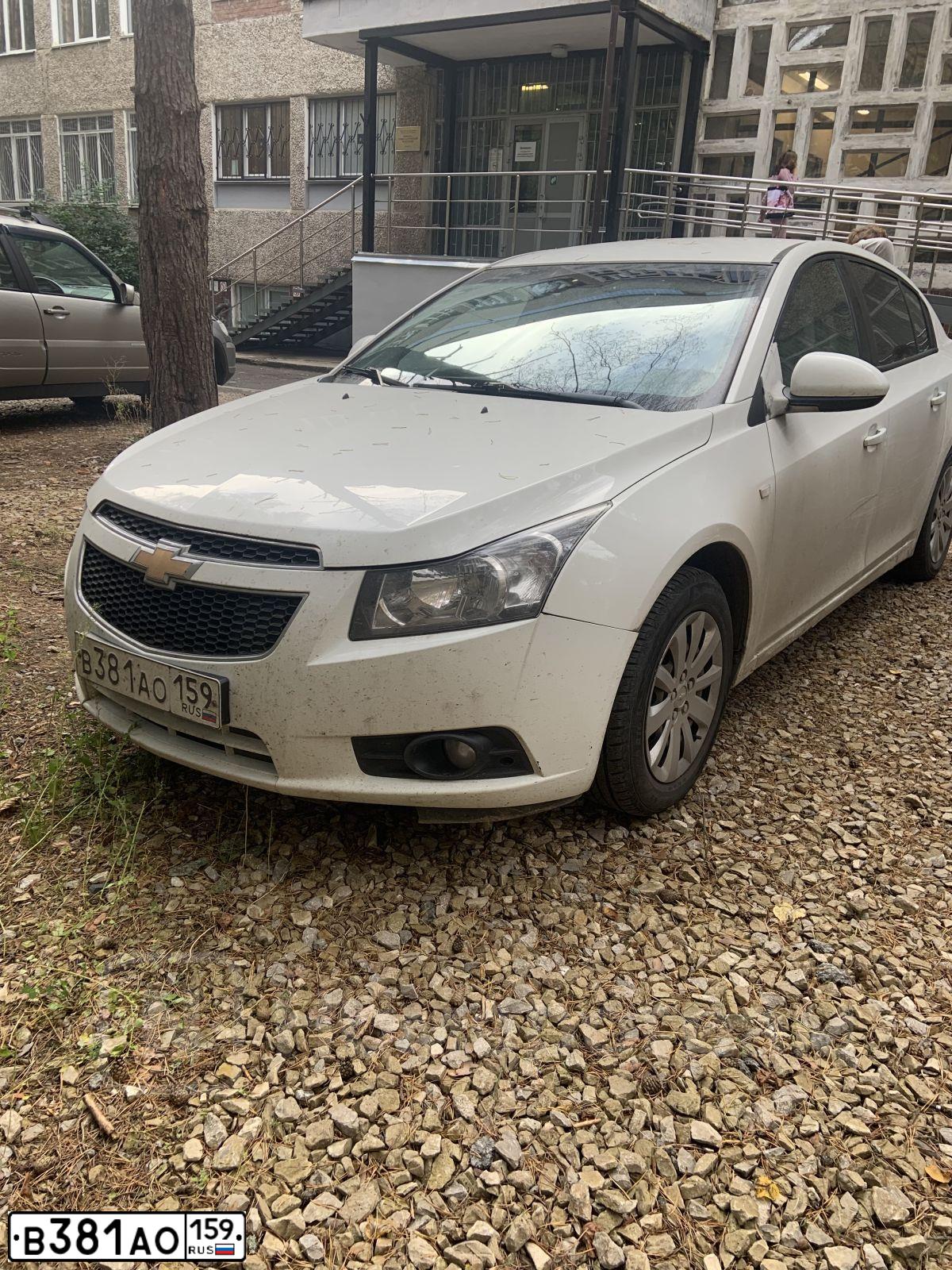 Фото автомобиля CHEVROLET CRUZE, 2012 — госномер В381АО159. Цвет: БЕЛЫЙ