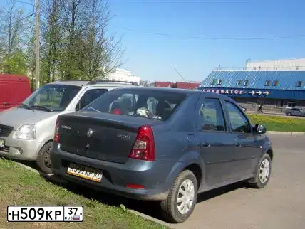Фото автомобиля RENAULT T LOGAN, 2011 — госномер Т781ЕМ178. Цвет: СИНИЙ