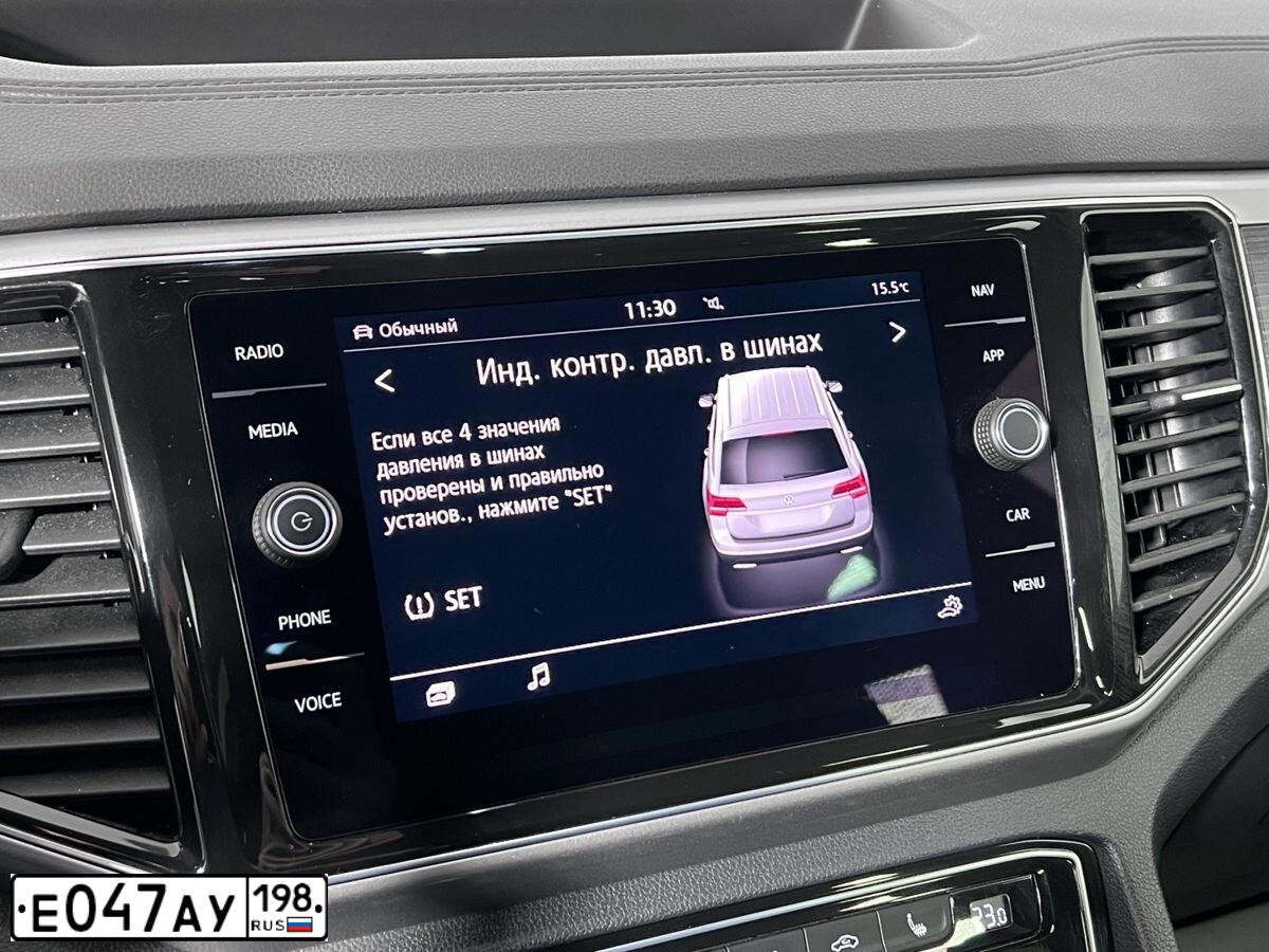Фото автомобиля VOLKSWAGEN TERAMONT, 2019 — госномер Е047АУ198. Цвет: ЧЕРНЫЙ