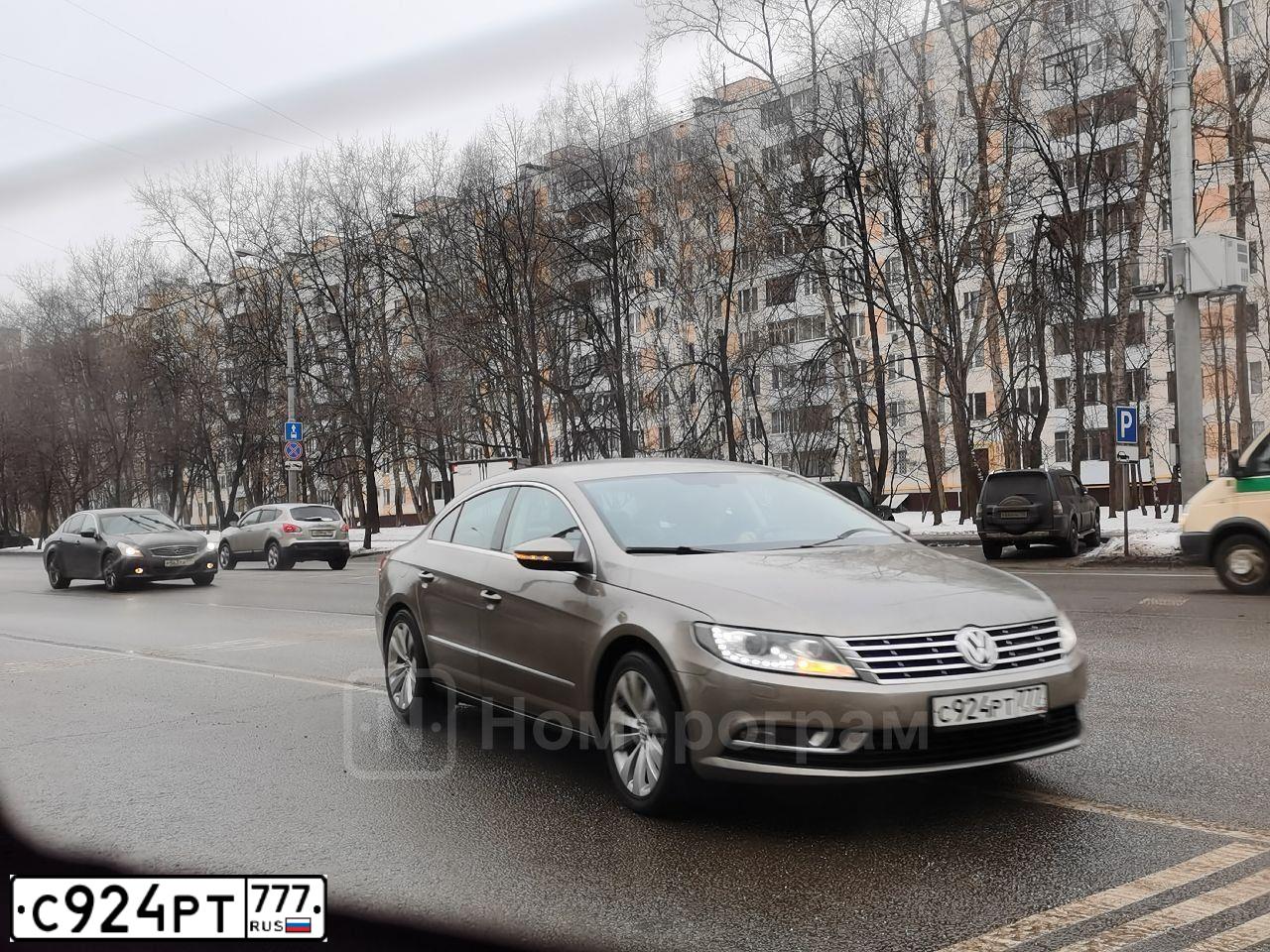 Фото автомобиля VOLKSWAGEN PASSAT CC, 2012 — госномер Т800ВН550. Цвет: БЕЖЕВО-СЕРЫЙ