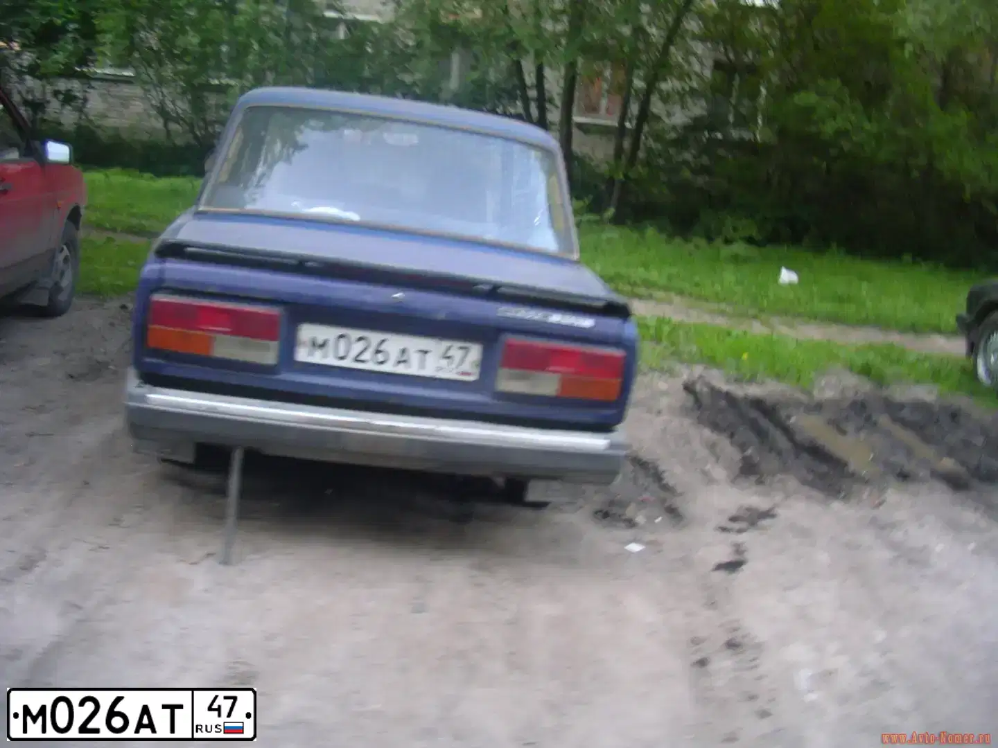 Фото автомобиля VAZ 2107 LADA, 1998 — госномер У394МТ47. Цвет: СИНИЙ