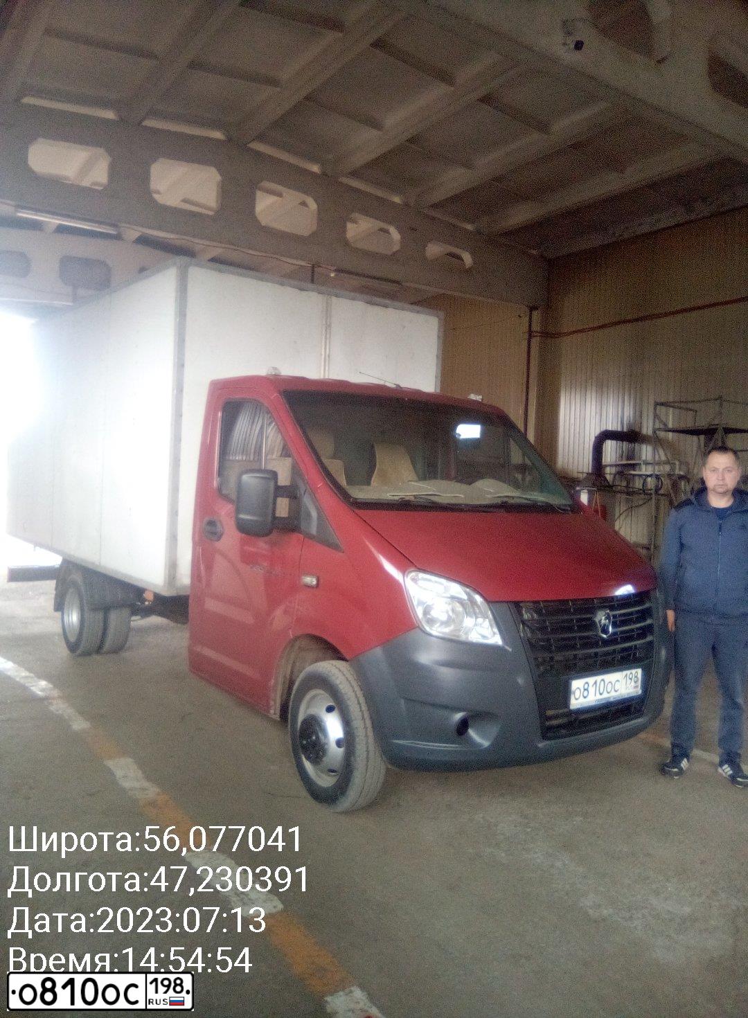 Фото автомобиля GAZ GAZEL NEXT, 2017 — госномер О810ОС198. Цвет: ВИШНЕВЫЙ
