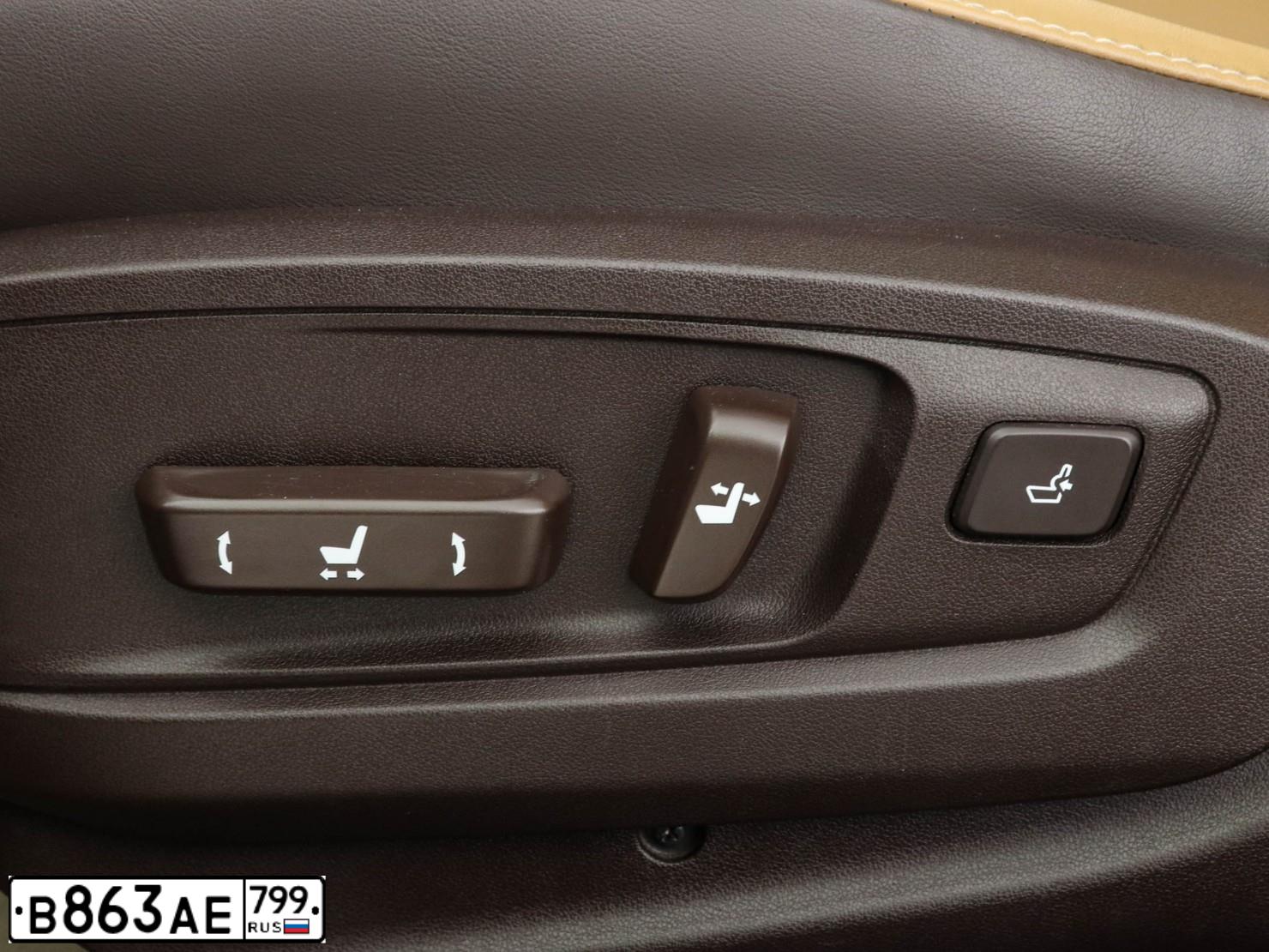 Фото автомобиля LEXUS ES, 2016 — госномер Н079ВЕ250