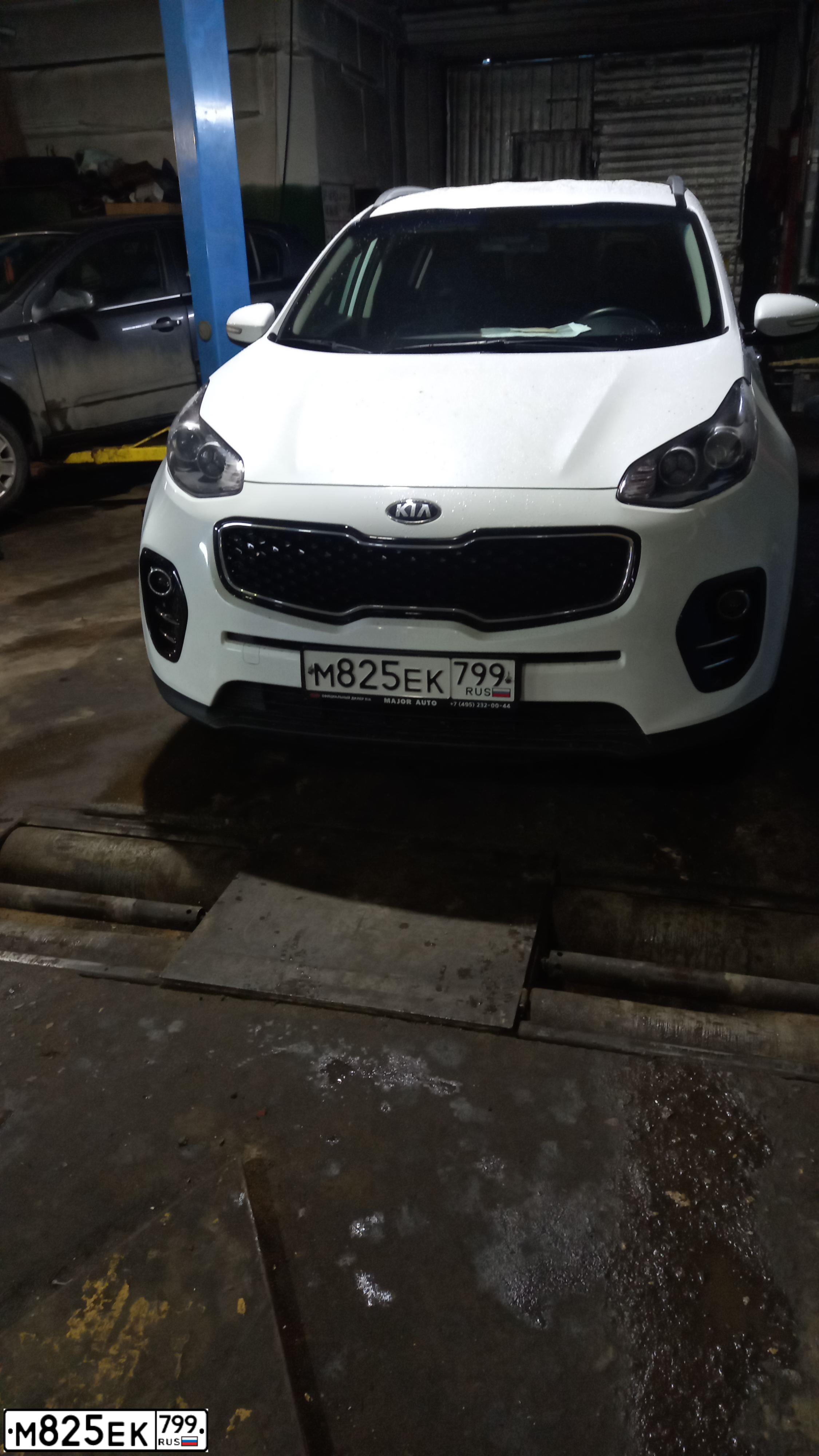 Фото автомобиля KIA SPORTAGE, 2018 — госномер О325СС799. Цвет: Белый