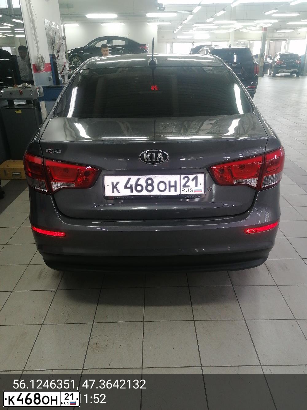 Фото автомобиля KIA RIO, 2017 — госномер К468ОН21. Цвет: ТЕМНО-СЕРЫЙ
