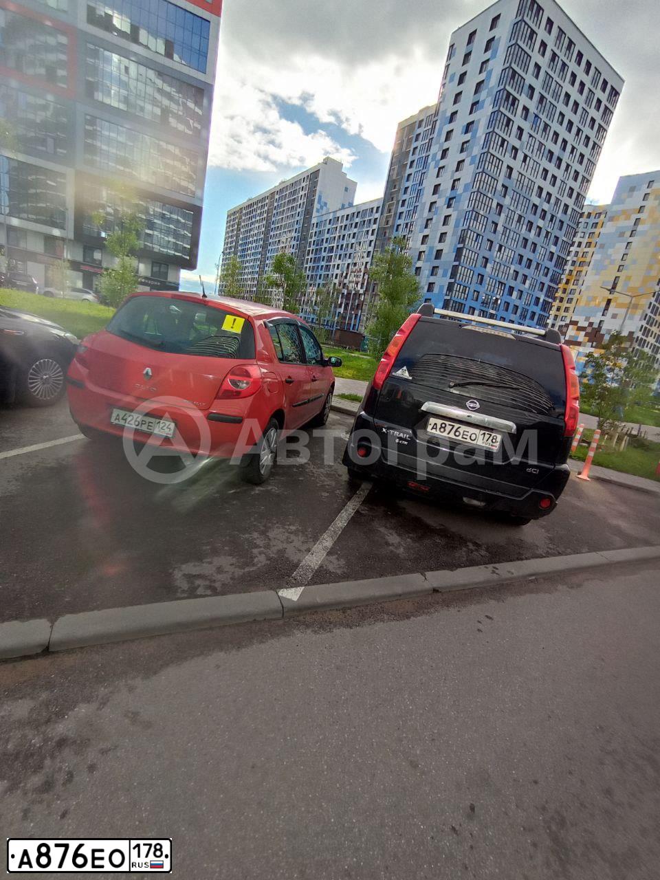 Фото автомобиля NISSAN X-TRAIL, 2008 — госномер А876ЕО178. Цвет: ЧЕРНЫЙ