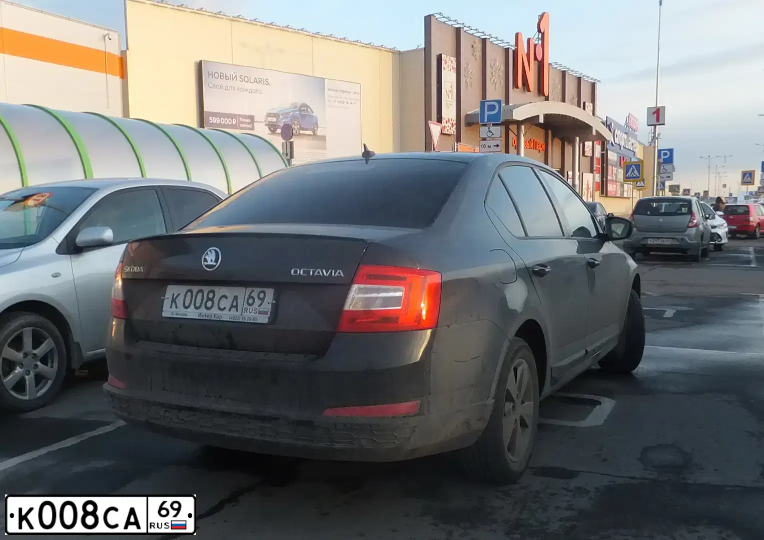Фото автомобиля SKODA OCTAVIA, 2016 — госномер К008СА69. Цвет: ЧЕРНЫЙ