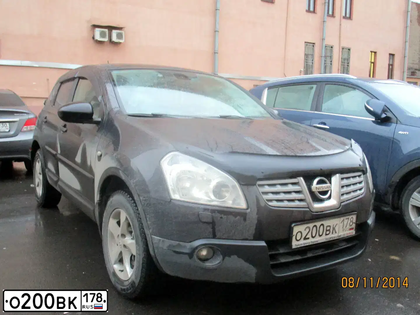 Фото автомобиля NISSAN QASHQAI, 2009 — госномер О200ВК178. Цвет: ФИОЛЕТОВЫЙ
