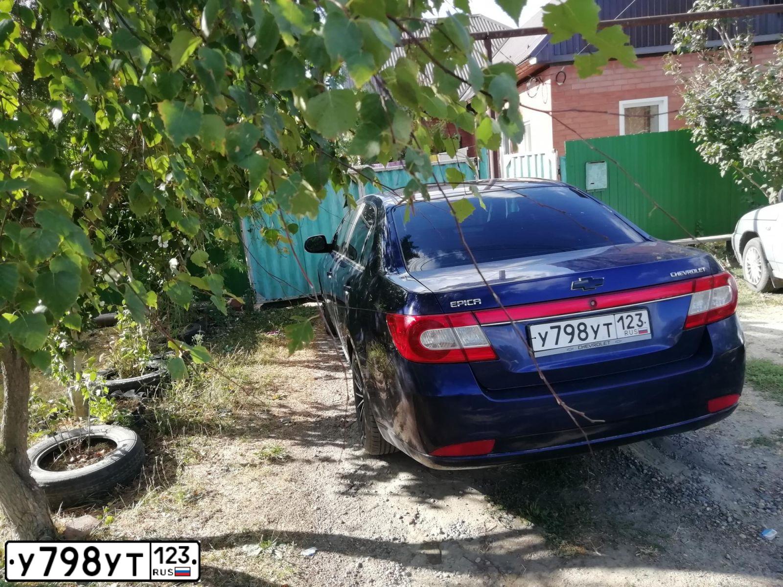 Фото автомобиля CHEVROLET EPICA, 2009 — госномер В424ХЕ09. Цвет: СИНИЙ