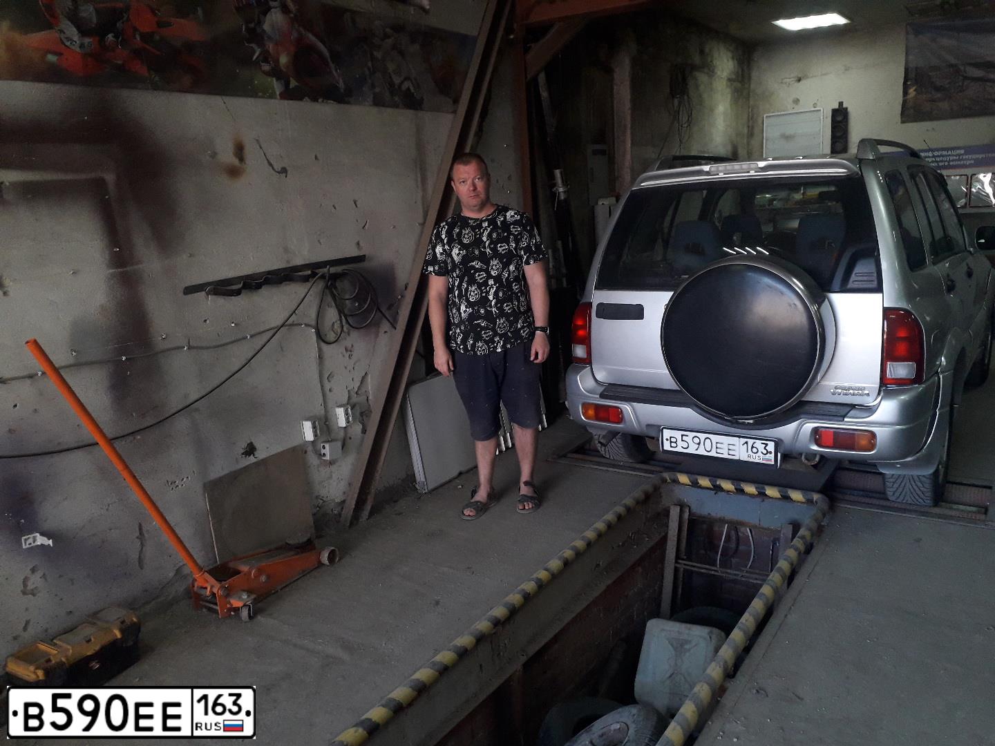 Фото автомобиля SUZUKI /GRAND/ VITARA, 2003 — госномер В590ЕЕ163. Цвет: СЕРЫЙ