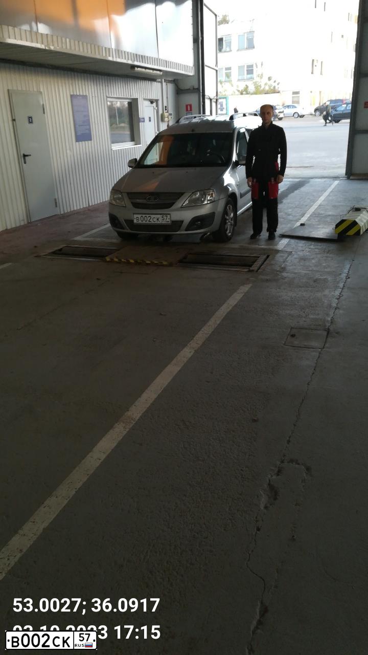 Фото автомобиля LADA LARGUS, 2013 — госномер В002СК57. Цвет: СЕРЕБРИСТЫЙ