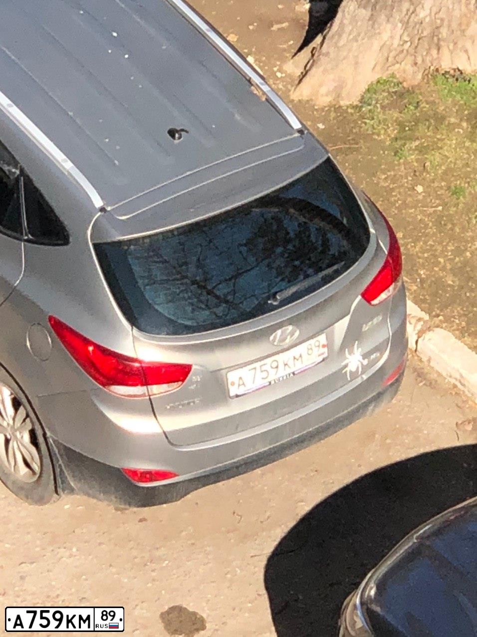 Фото автомобиля HYUNDAI IX35, 2010 — госномер Е044ОМ82. Цвет: СЕРО-БЕЖЕВЫЙ