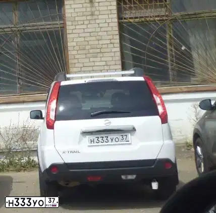 Фото автомобиля NISSAN X-TRAIL, 2012 — госномер Н333УО37. Цвет: БЕЛЫЙ