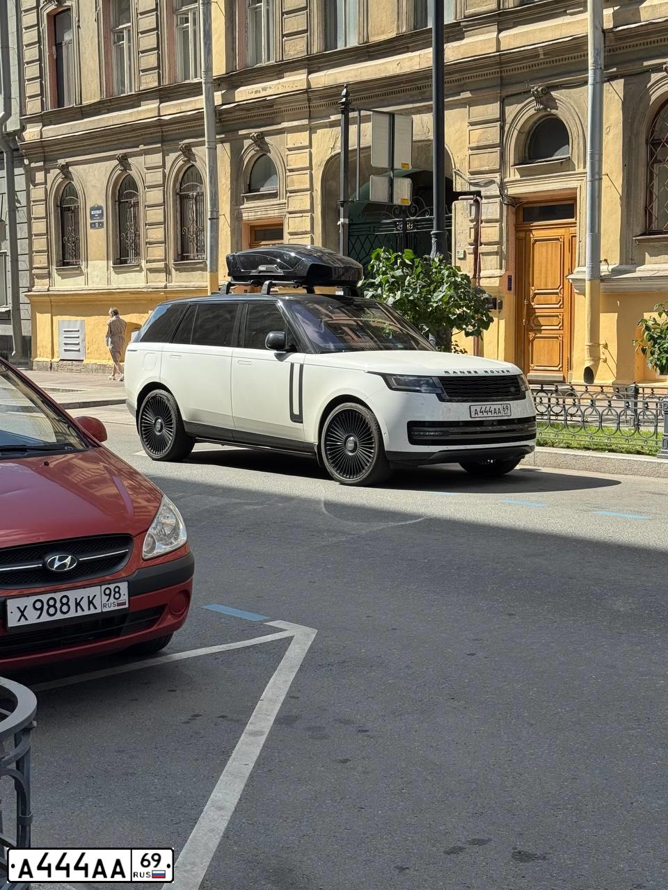 Фото автомобиля CADILLAC ESCALADE, 2007 — госномер Х202АН98. Цвет: САЛАТОВЫЙ